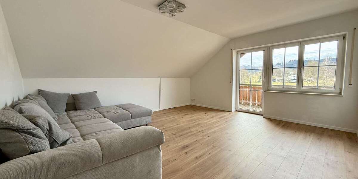 Etagenwohnung Bad Griesbach - 4 Zimmer, 108 m&sup2;, 900&euro; | Angebot:26433228