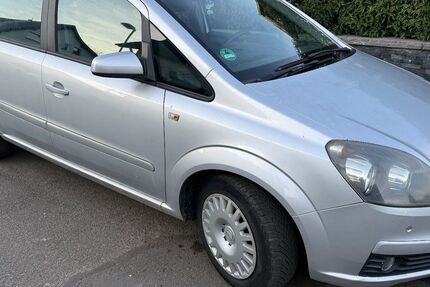 Opel Zafira 166.000 km 2.600 &euro; Hochheim 65239