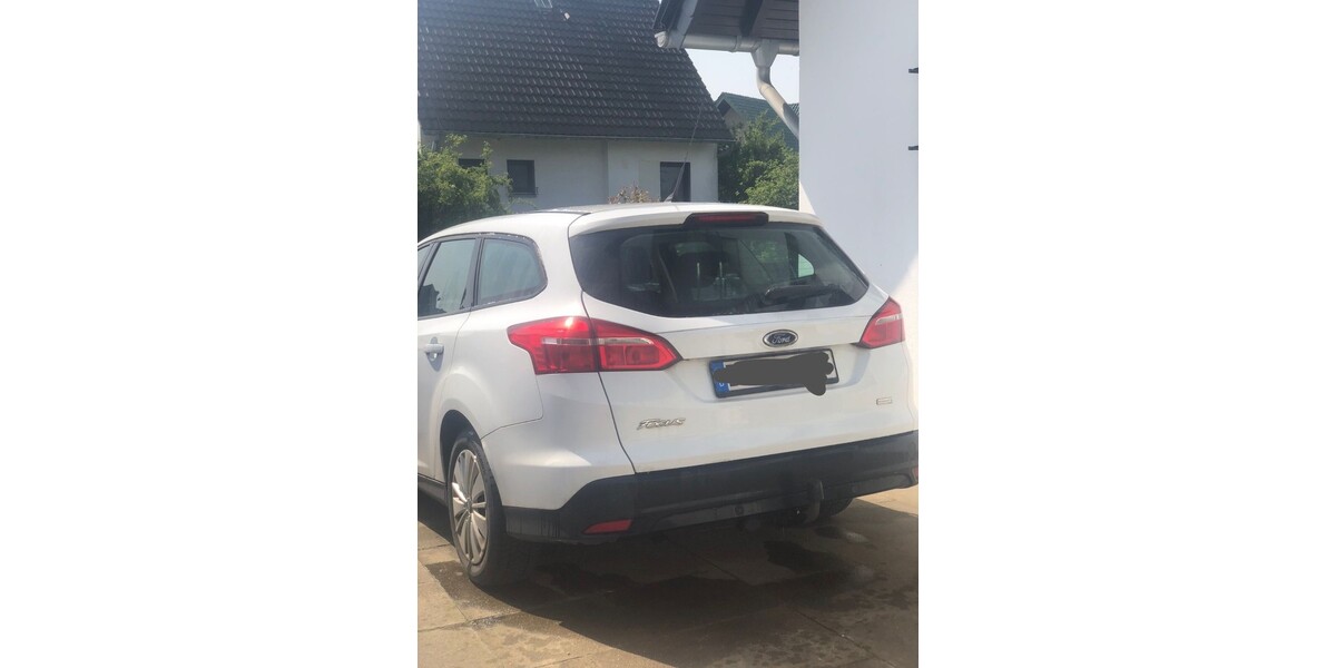 Ford Focus 103.000 km 6.900 € Kreuzau 52372