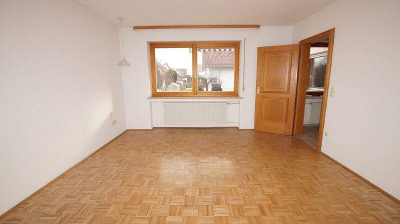 Einfamilienhaus Parkstetten - 7 Zimmer, 192 m&sup2;, 1.000&euro; | Angebot:25475741