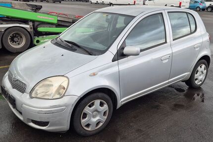 Toyota Yaris 106.000 km 1.799 &euro; Löwenberger Land OT Teschendorf 16775