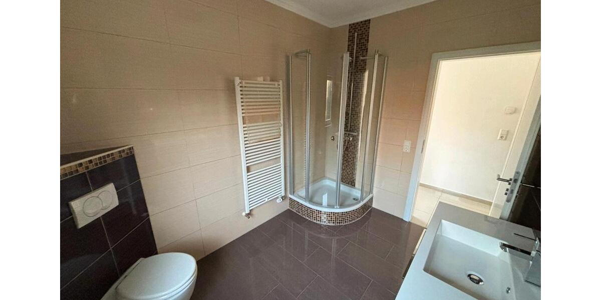 Einfamilienhaus Ramstein-Miesenbach Miesenbach - 1 Zimmer, 190 m&sup2;, 2.250&euro; | Angebot:26101571