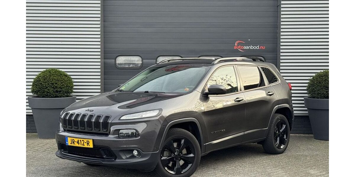 Jeep Cherokee 258.595 km 7.490 &euro; Boekel 5427 
