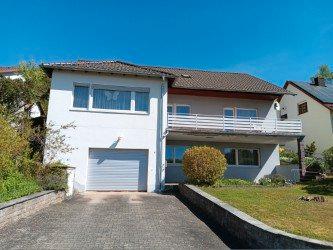Einfamilienhaus Bastheim - 10 Zimmer, 241 m&sup2;, 350.000&euro; | Angebot:26439476