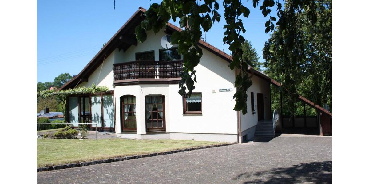Einfamilienhaus Hachenburg - 6 Zimmer, 203 m&sup2;, 1.420&euro; | Angebot:26410432
