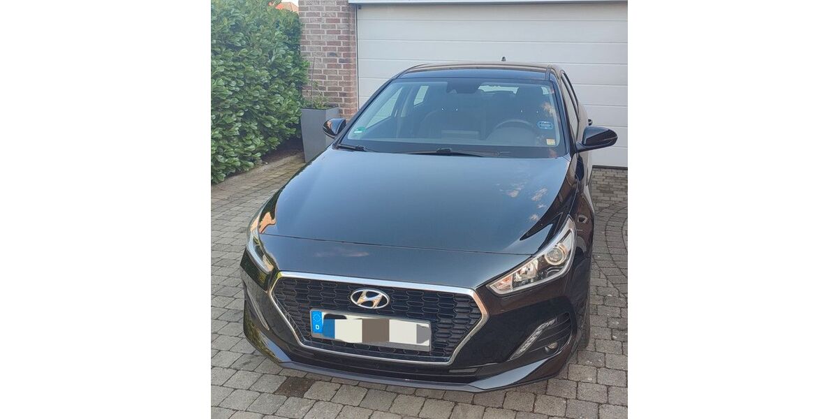 Hyundai i30 68.000 km 12.999 &euro; Klempau 23628