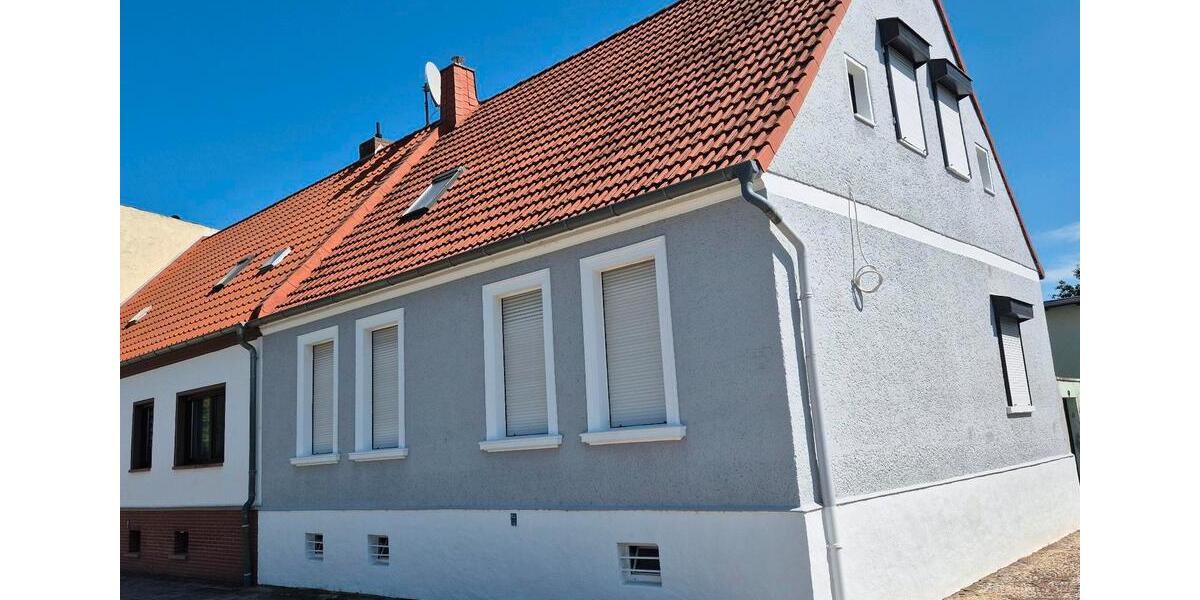 Reihenhaus Calbe (Saale) - 7 Zimmer, 124 m&sup2;, 90.000&euro; | Angebot:25433482