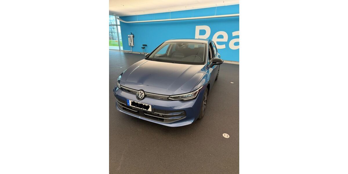 VW Golf 4.300 km 25.499 &euro; Brome 38465