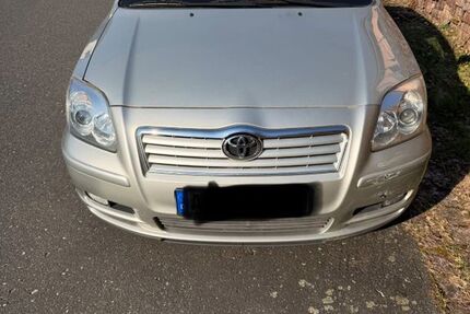 Toyota Avensis 174.989 km 2.000 &euro; Sailauf 63877