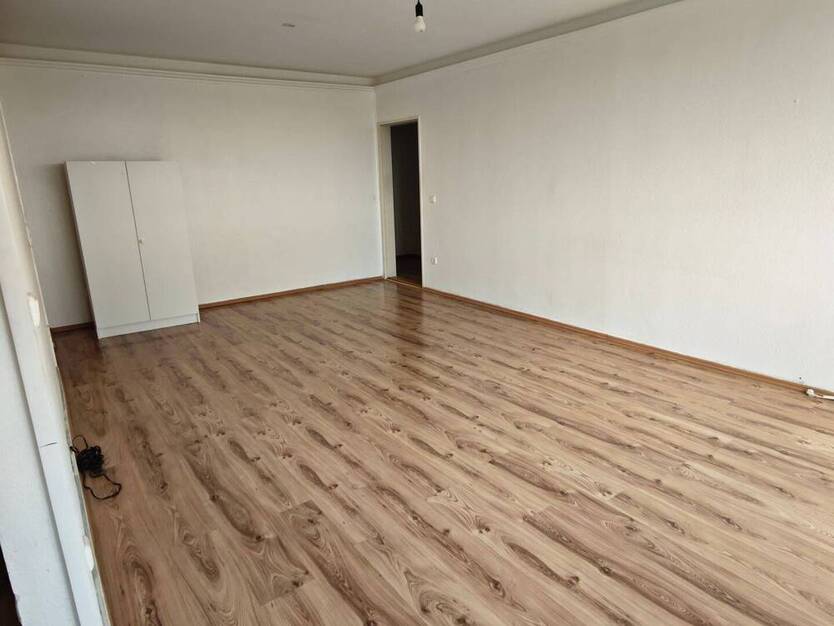 Mit Blick über Homberg, 2,5-Raum Wohnung, 63m², Balkon, 20. Etage