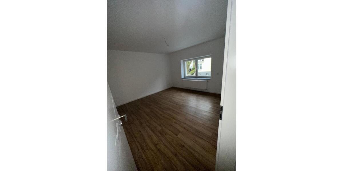 Erdgeschoßwohnung Wuppertal Gemarkung Elberfeld - 1 Zimmer, 63 m&sup2;, 690&euro; | Angebot:24951262