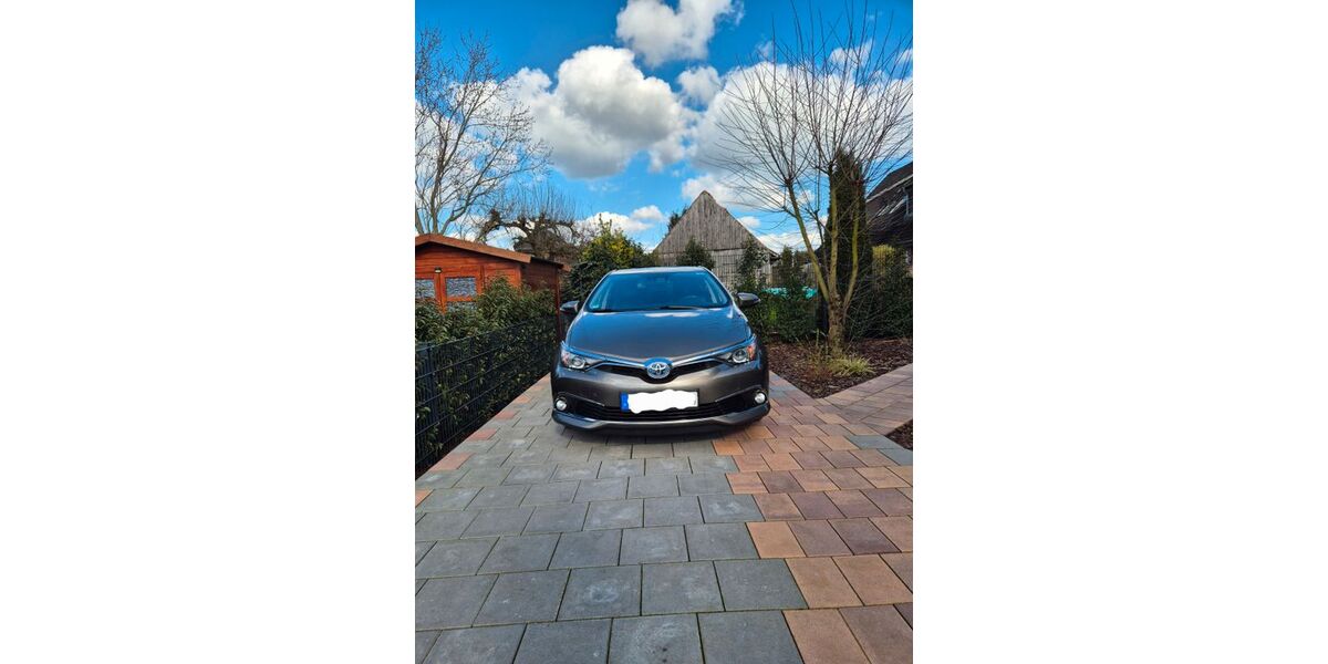 Toyota Auris 108.000 km 13.200 &euro; Riede 27339