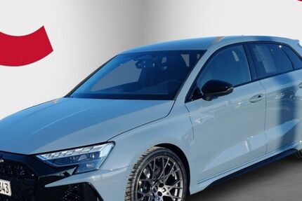 Audi RS3 4.900 km 62.777 &euro; Wackersdorf 92442
