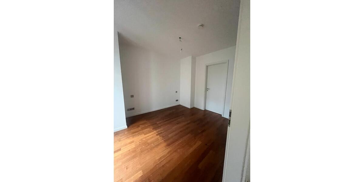 Etagenwohnung Ottobrunn - 2.5 Zimmer, 70 m&sup2;, 1.950&euro; | Angebot:25975833