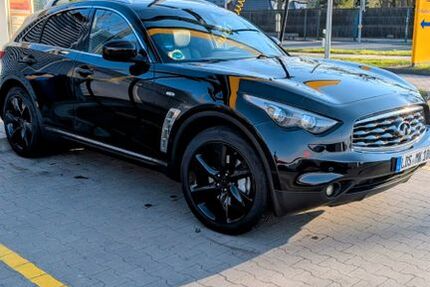 INFINITI FX 176.000 km 11.400 &euro; Schönefeld 12529