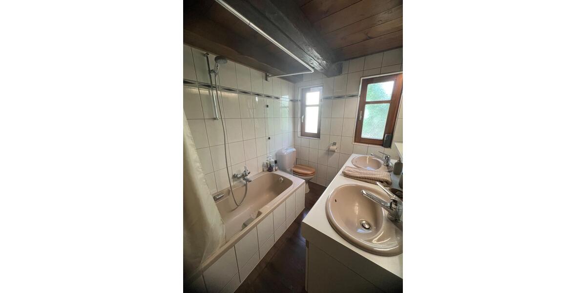 700€ insgesamt, keine versteckten Kosten (Village-Neuf,FR) 8 zimmer