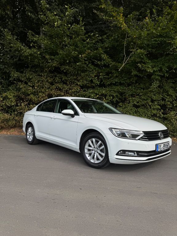 VW Passat 105.100 km 17.099 € Marl 45770