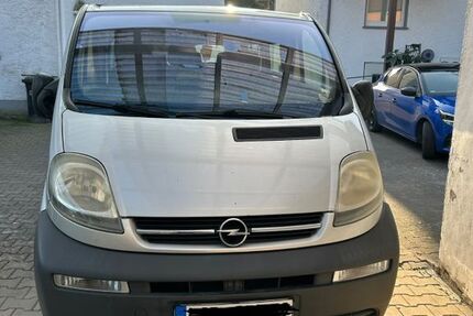 Opel Vivaro 170.000 km 5.799 &euro; Barntrup 32683