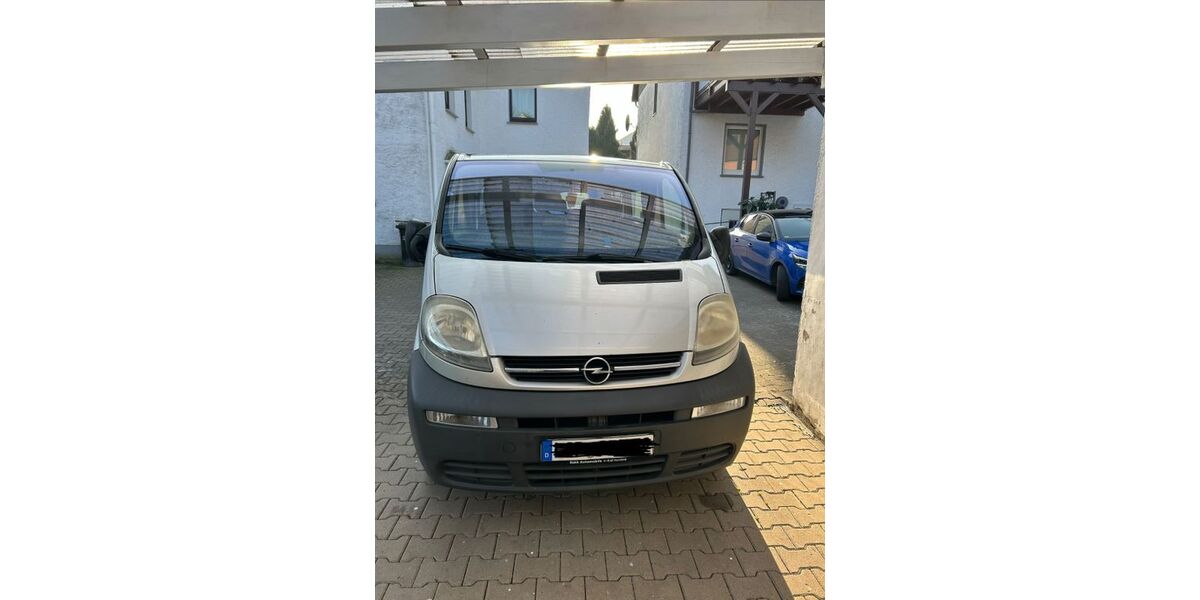 Opel Vivaro 170.000 km 5.799 &euro; Barntrup 32683