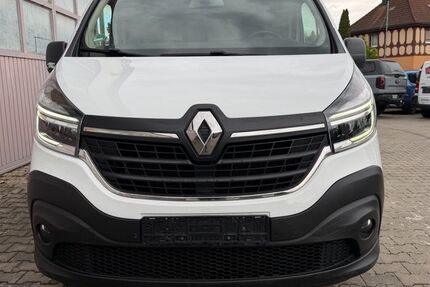 Renault Trafic 176.092 km 9.000 &euro; Roth 91154