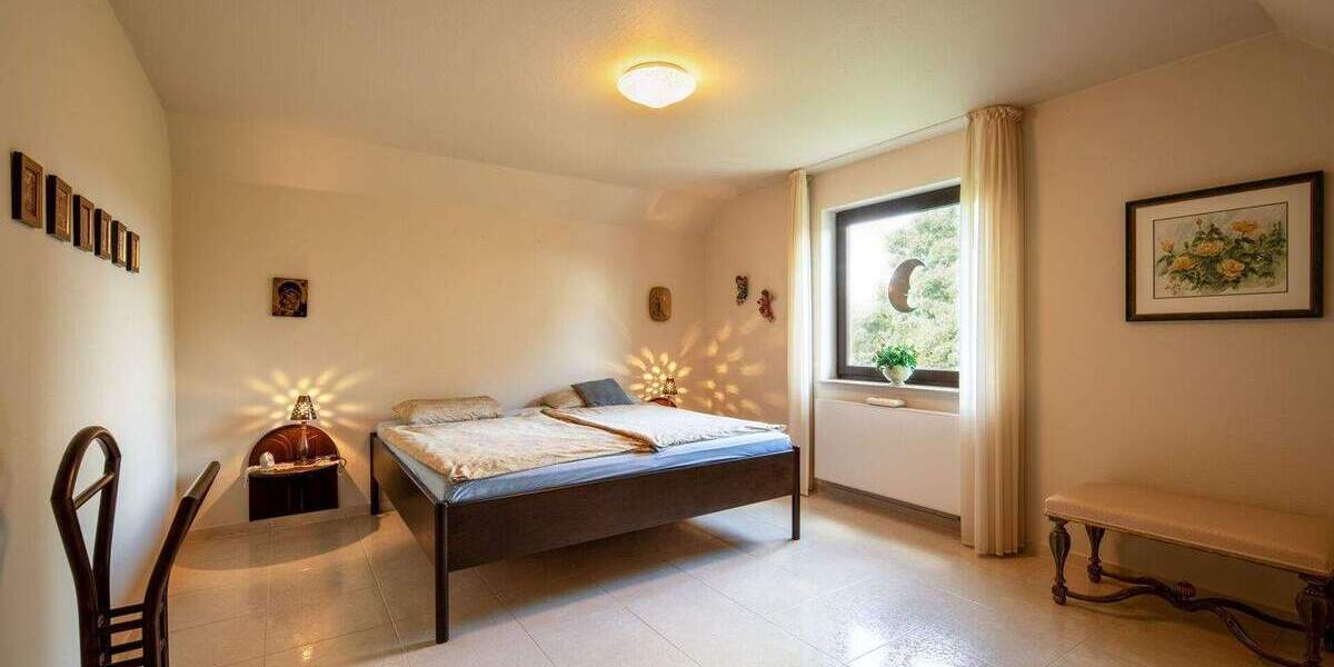 Einfamilienhaus Schmallenberg - 6 Zimmer, 208 m&sup2;, 425.000&euro; | Angebot:25800584