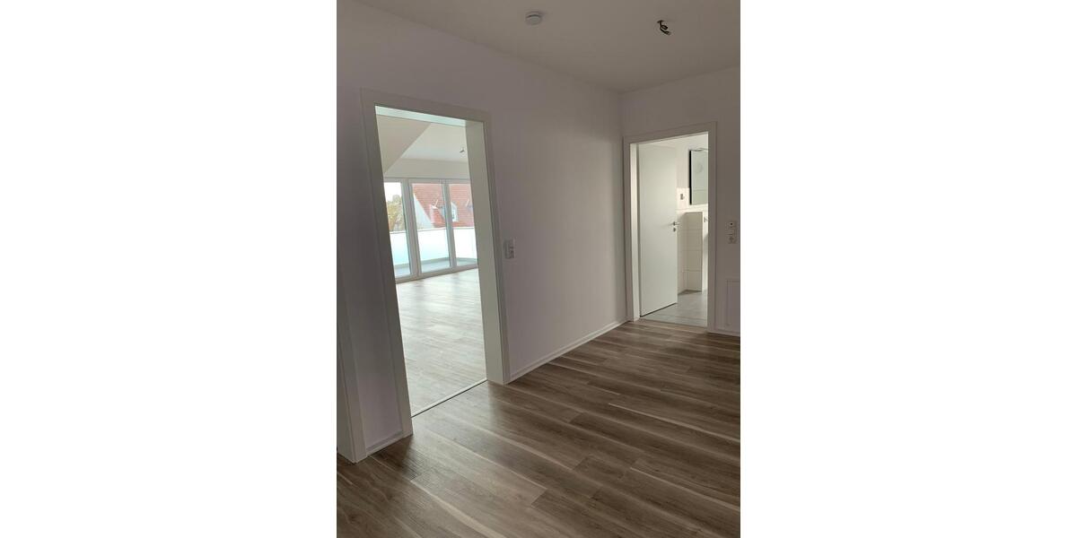 Dachgeschoßwohnung Aurach - 4 Zimmer, 90 m&sup2;, 975&euro; | Angebot:26413777