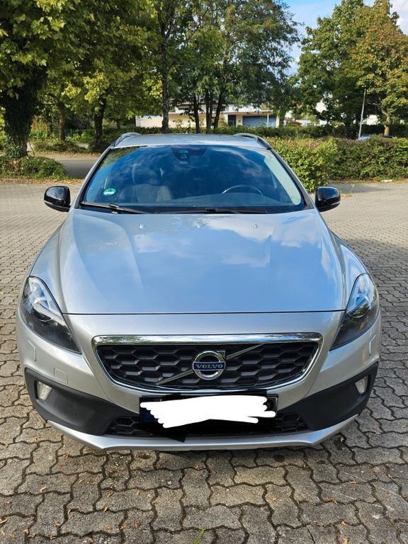 V40 Cross Country