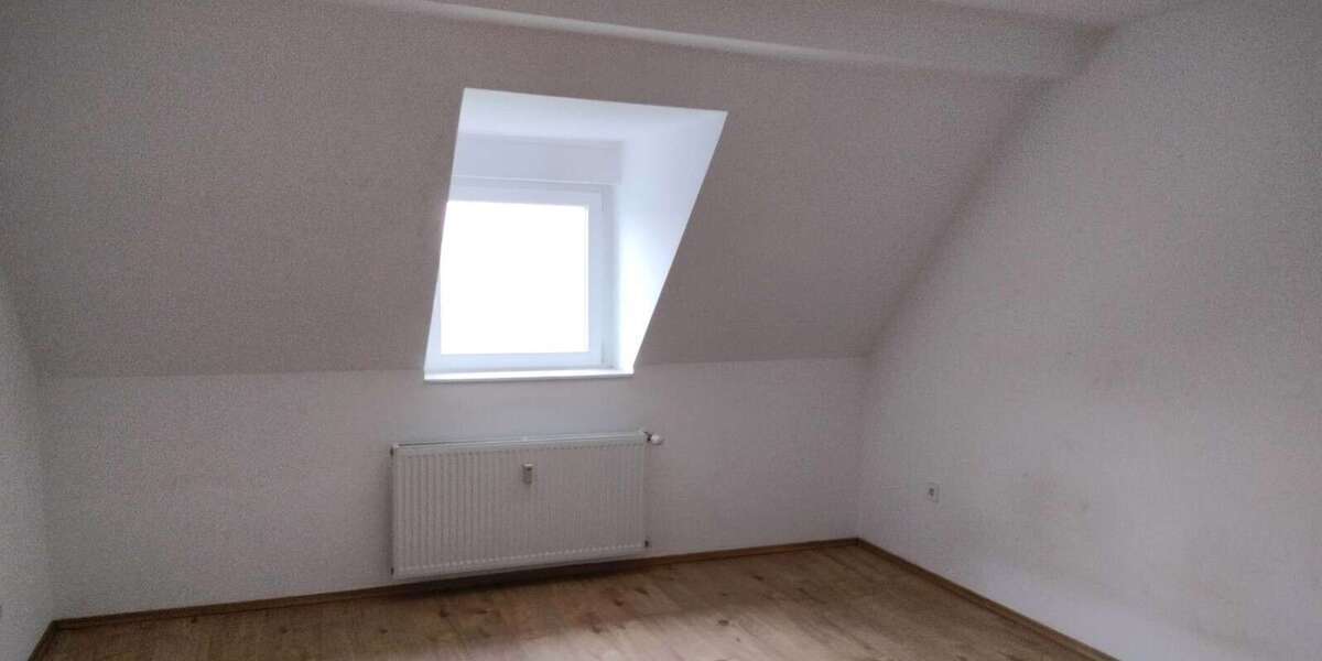 3,5-Zimmer-Dachgeschosswohnung in HammHerringen – Vermietet und top-modernisiert 3.5 zimmer