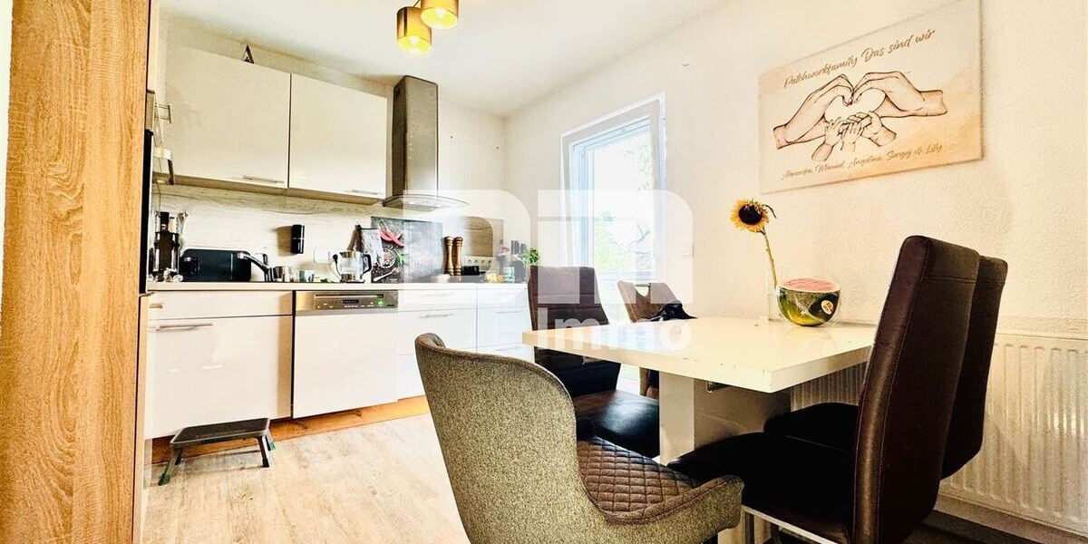 Kernsaniertes Einfamilienhaus mit Doppelgarage, großem Garten und Home-Office-Oase - Einfamilienhaus Schwalmstadt | Angebot:27053931
