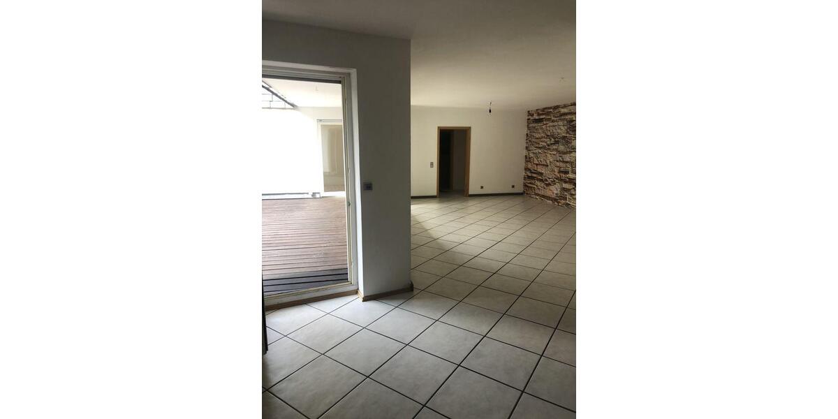 Mehrfamilienhaus, Wohnhaus Siegen - 6 Zimmer, 180 m&sup2;, 415.000&euro; | Angebot:26050999