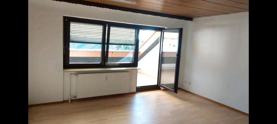 Dachgeschoßwohnung Schwetzingen - 2.5 Zimmer, 70 m&sup2;, 240.000&euro; | Angebot:24523925