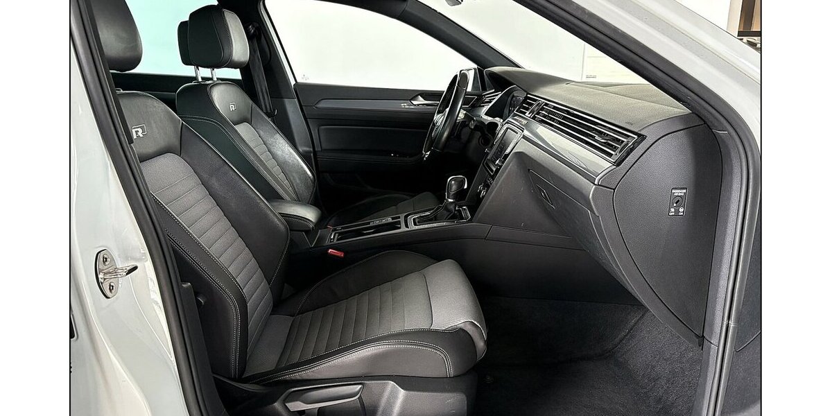 VW Passat Var. 2.0 TDI 4Motion R line AID ACC 130.600 km 17.999 &euro; Stade 21682