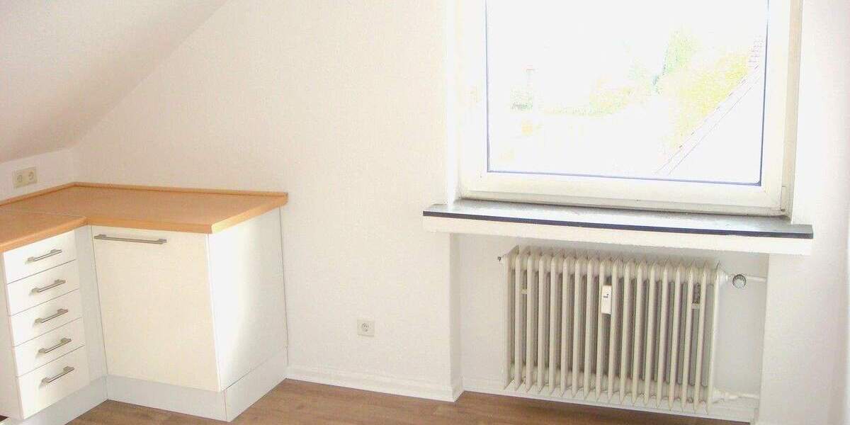 Etagenwohnung Uetze Dedenhausen - 3 Zimmer, 80 m&sup2;, 495&euro; | Angebot:25398062