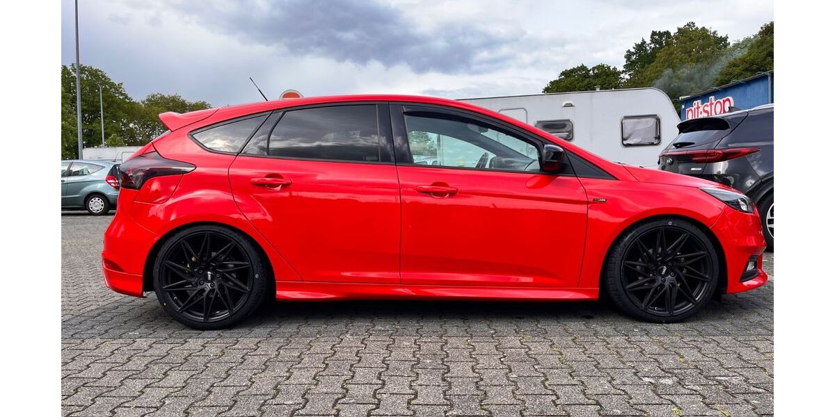 Ford Focus 47.000 km 14.600 &euro; Mönchengladbach 41236