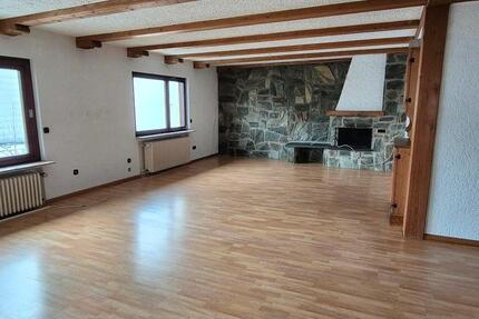 Wohnung Langenselbold - 4 Zimmer, 140 m&sup2;, 1.260&euro; | Angebot:25323850