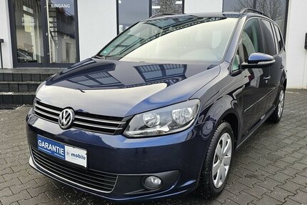 VW Touran 2.0 TDI DSG AHK KLIMA AUS 1.HAND 149.595 km 10.990 &euro; Löhne 32584