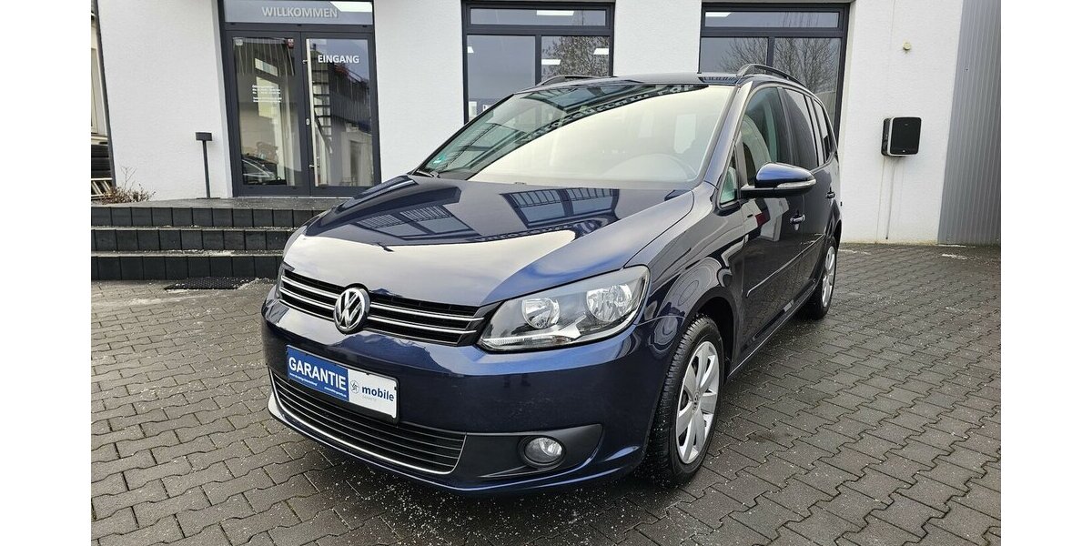 VW Touran 2.0 TDI DSG AHK KLIMA AUS 1.HAND 149.595 km 10.990 &euro; Löhne 32584