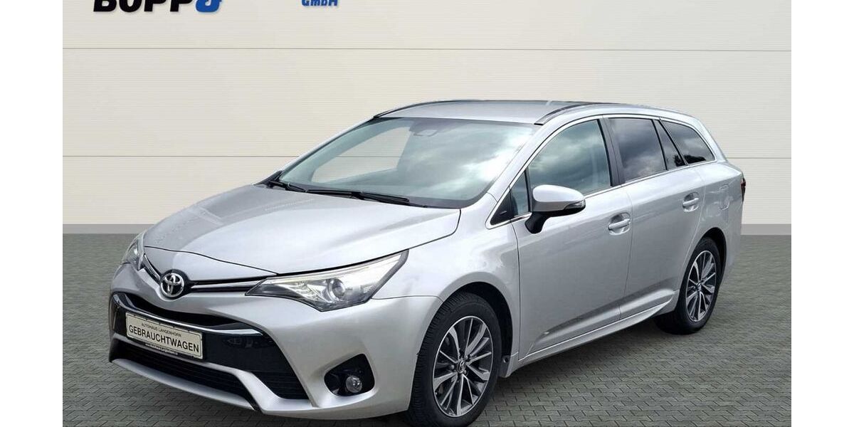 Toyota Avensis 79.033 km 15.960 &euro; Hamburg 22419