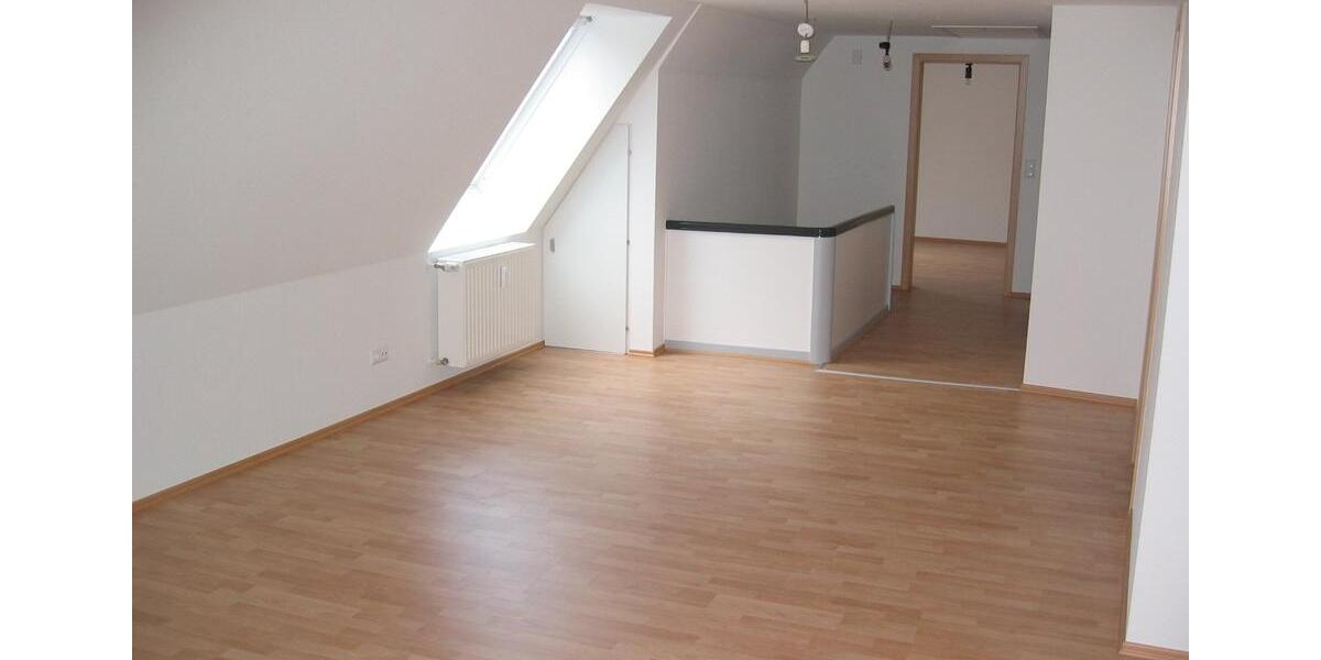 Dachgeschoßwohnung Soest - 3 Zimmer, 80 m&sup2;, 600&euro; | Angebot:26409252