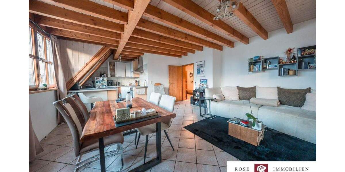 Großzügige Etagenwohnung mit großem Wohn- und Essbereich sowie einem Außenstellplatz in Leutenbach-Heidenhof 3 zimmer