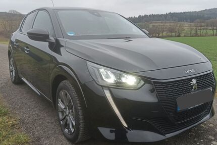 Peugeot 208 31.200 km 14.999 &euro; Steinau a. d. Str. 36396
