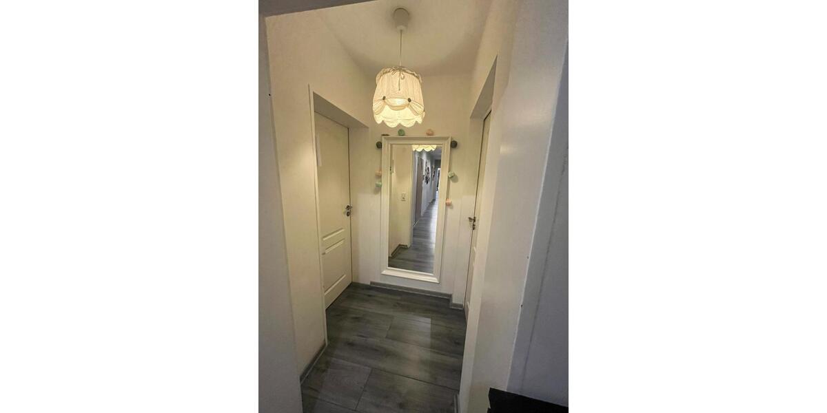 Dachgeschoßwohnung Schlangen - 4 Zimmer, 120 m&sup2;, 850&euro; | Angebot:26405964