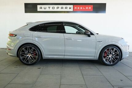 Porsche Cayenne 9.000 km 136.880 &euro; Asslar 35614