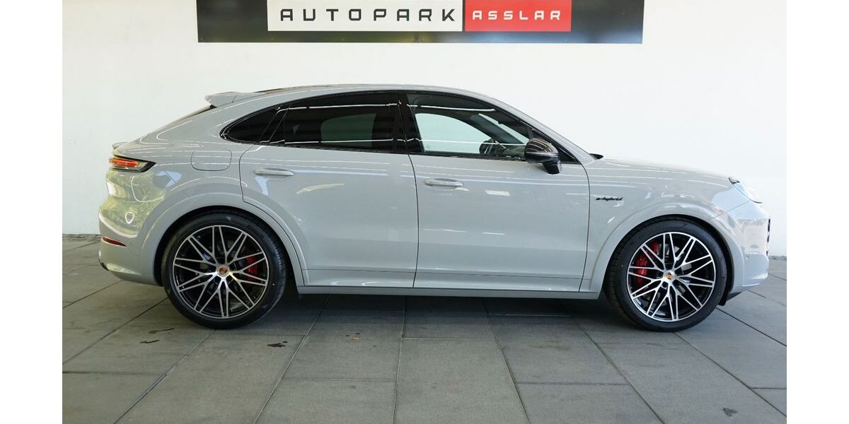 Porsche Cayenne 9.000 km 136.880 &euro; Asslar 35614