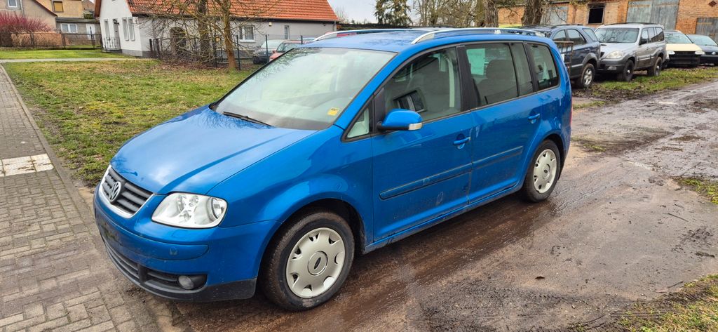VW Touran 370.000 km 1.299 &euro; Löwenberger Land OT Teschendorf 16775
