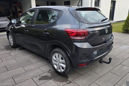 Dacia Sandero 20.550 km 9.999 &euro; Lauf 77886