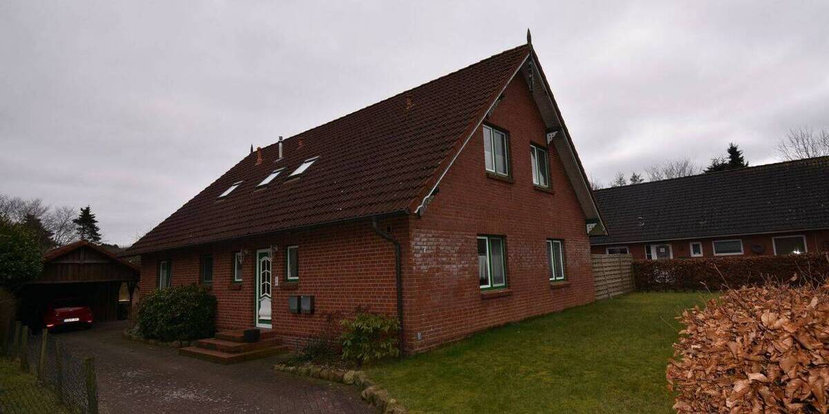 ~~ Gut geschnittene Dachgeschoss-Wohnung~~ 4 zimmer