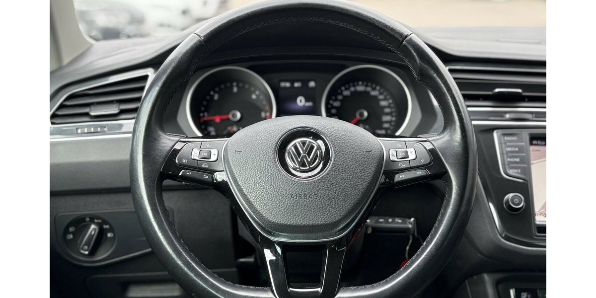 VW Tiguan 2.0 TDI 4Motion NAVI/PDC/SRA/SHZ/1.HAND 93.139 km 16.900 &euro; Villingen-Schwenningen 78054