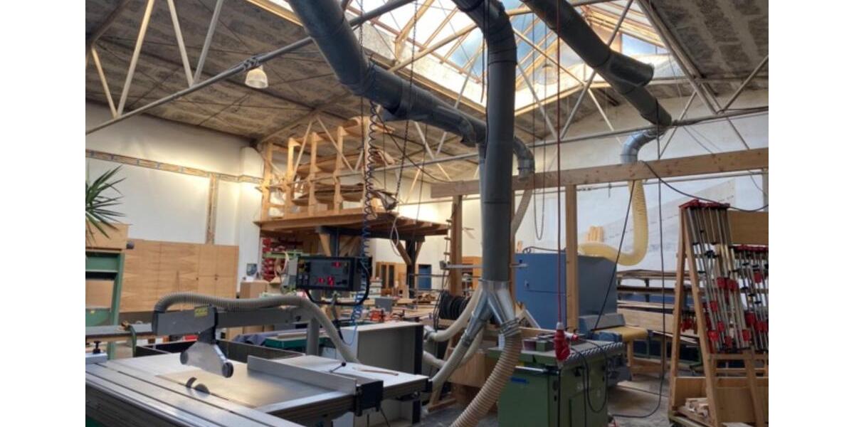 Vermiete Anteil an einer Schreinergemeinschaft zimmer