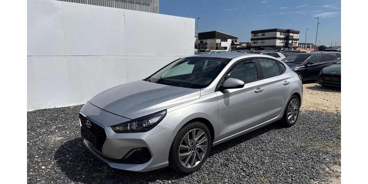 Hyundai i30 87.500 km 10.990 &euro; Mülheim Kärlich bei Koblenz 56218